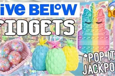 PASTEL ONLY FIDGET SHOPPING! *MUST SEE POP ITS* 🍰🍡🍥 No Budget Fidgets Shopping Spree!