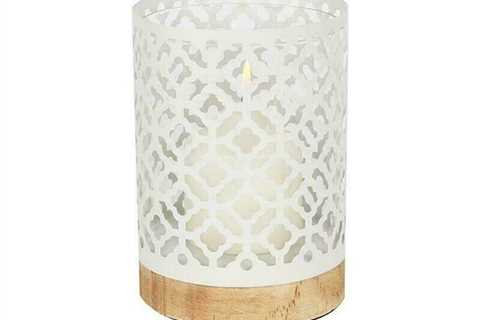 Metal Lantern with Wood Base - White Quatrefoil 17.5cm Home Decor Latest design.