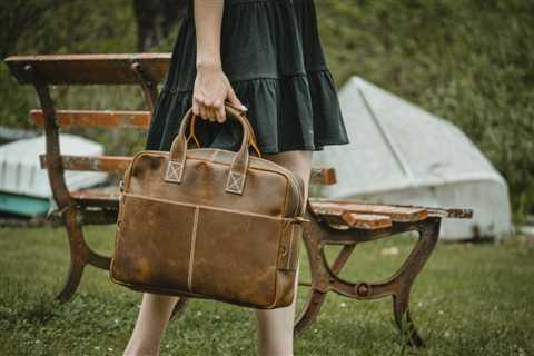 Elegance Unveiled: The Stylish and Versatile Design of Leather Messenger Bags