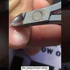 How to use a cuticle nipper?