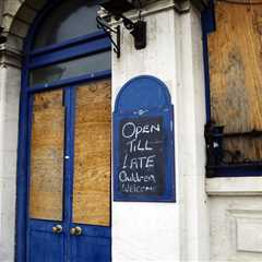This Is How We're Watching Britain's Pubs Die (And Nobody Seems to Care)