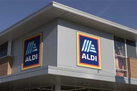 Aldi Just Dropped a Pistachio Ice Cream That's Making Me Question Everything