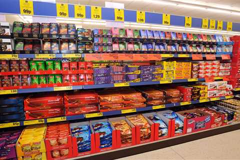 7 Mental New Snacks That Just Hit UK Shelves (Including That White Twirl Everyone's Losing Their..
